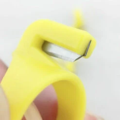 2 Pcs Doigt Lame Aiguille Artisanat Ménage En Plastique Dé À Coudre Boucle Fil Machine De Découpe DIY Ménage Machine À Coudre Accessoires Jaune -Fispool Magasin 81160999 3